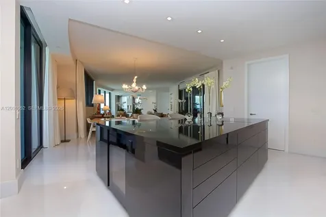 18555 Collins Avenue Sunny Isles Beach FL 33160