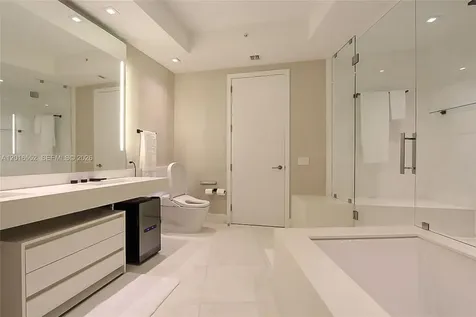 18555 Collins Avenue Sunny Isles Beach FL 33160