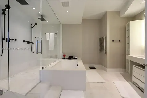 18555 Collins Avenue Sunny Isles Beach FL 33160