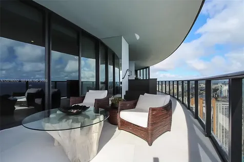18555 Collins Avenue Sunny Isles Beach FL 33160