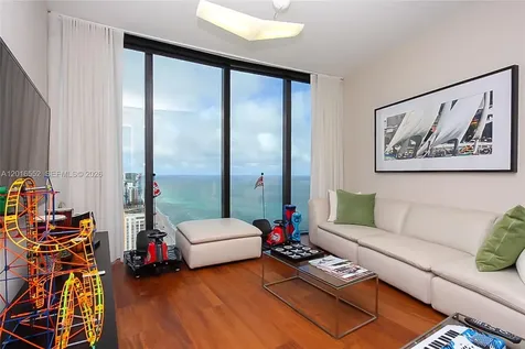 18555 Collins Avenue Sunny Isles Beach FL 33160