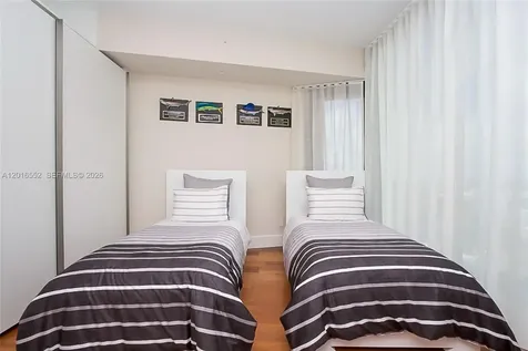 18555 Collins Avenue Sunny Isles Beach FL 33160