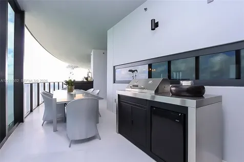 18555 Collins Avenue Sunny Isles Beach FL 33160
