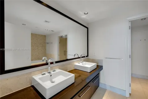 17121 Collins Avenue Sunny Isles Beach FL 33160