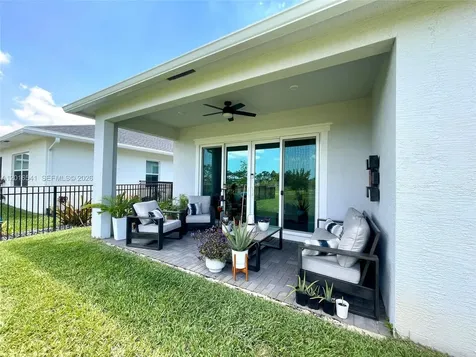 1217 SE Crosswood Way Port St. Lucie FL 34984