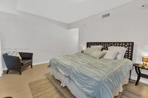 6000 Collins Avenue Miami Beach FL 33140