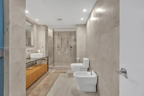 6000 Collins Avenue Miami Beach FL 33140