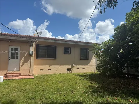 50 E 44th Street Hialeah FL 33013