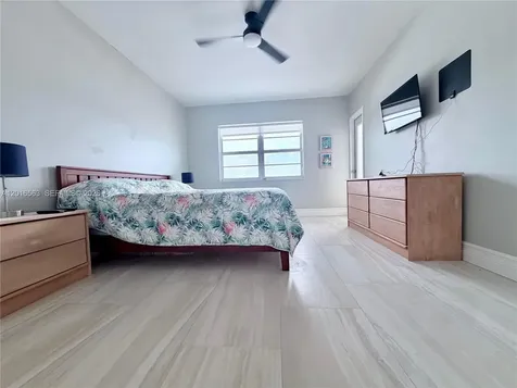 851 Meridian Avenue Miami Beach FL 33139