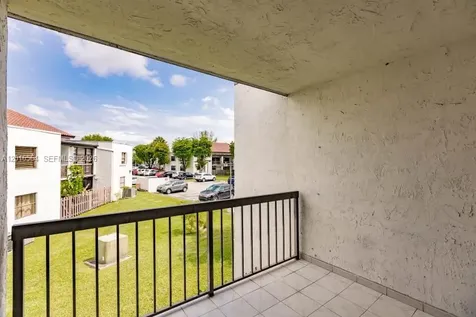 9425 Fontainebleau Boulevard Miami FL 33172