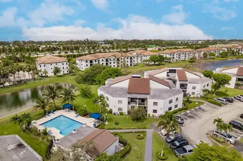 9425 Fontainebleau Boulevard Miami FL 33172