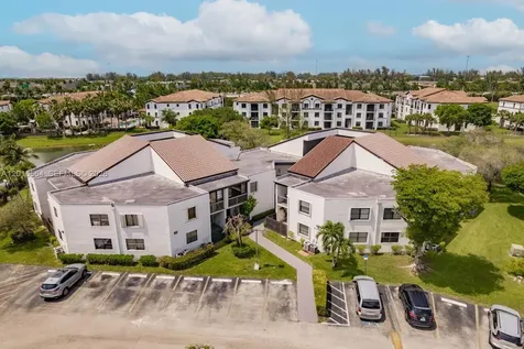 9425 Fontainebleau Boulevard Miami FL 33172