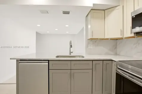 9425 Fontainebleau Boulevard Miami FL 33172