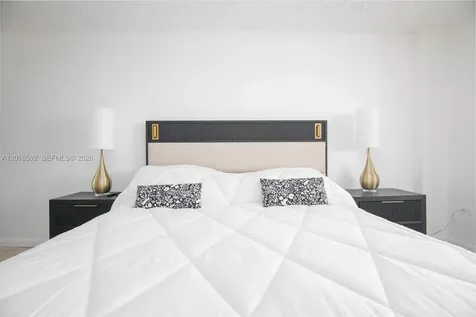 5555 Collins Avenue Miami Beach FL 33140