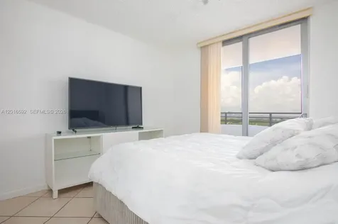 5555 Collins Avenue Miami Beach FL 33140