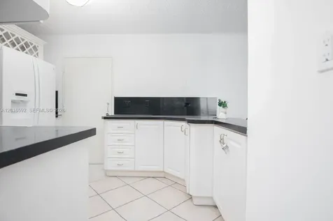 5555 Collins Avenue Miami Beach FL 33140