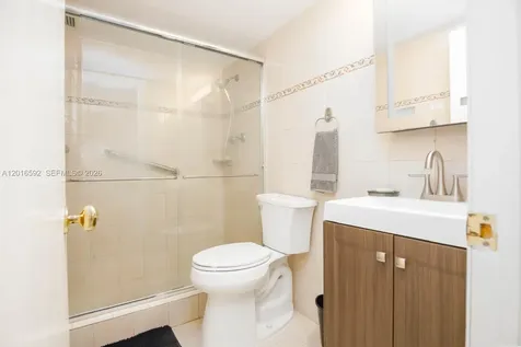 5555 Collins Avenue Miami Beach FL 33140