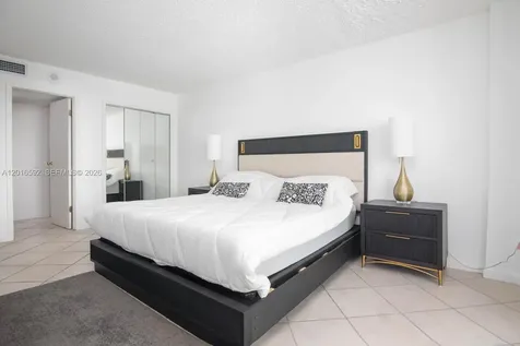 5555 Collins Avenue Miami Beach FL 33140