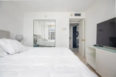 5555 Collins Avenue Miami Beach FL 33140
