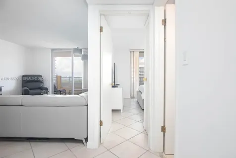 5555 Collins Avenue Miami Beach FL 33140