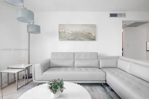 5555 Collins Avenue Miami Beach FL 33140