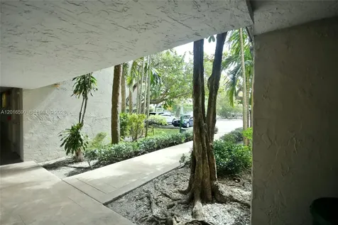 6884 N Kendall Drive Pinecrest FL 33156