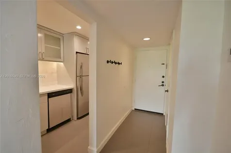 6884 N Kendall Drive Pinecrest FL 33156