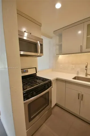 6884 N Kendall Drive Pinecrest FL 33156