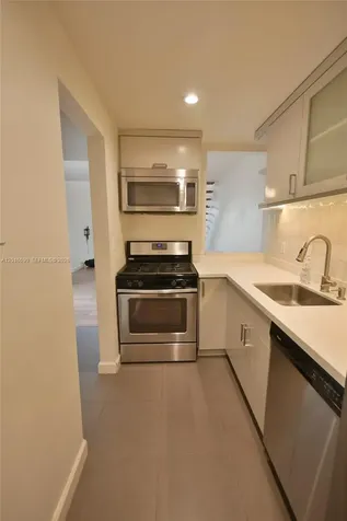 6884 N Kendall Drive Pinecrest FL 33156