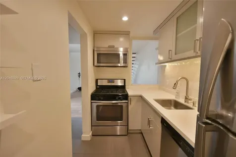 6884 N Kendall Drive Pinecrest FL 33156