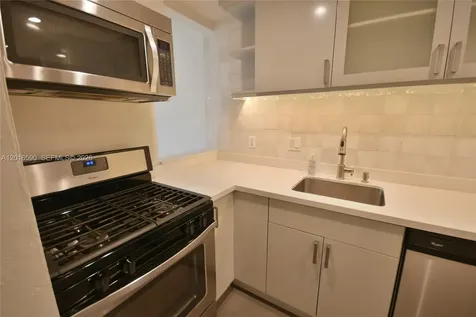 6884 N Kendall Drive Pinecrest FL 33156