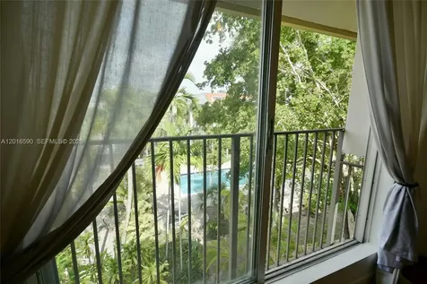 6884 N Kendall Drive Pinecrest FL 33156