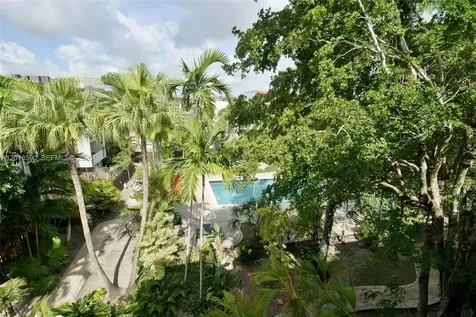 6884 N Kendall Drive Pinecrest FL 33156