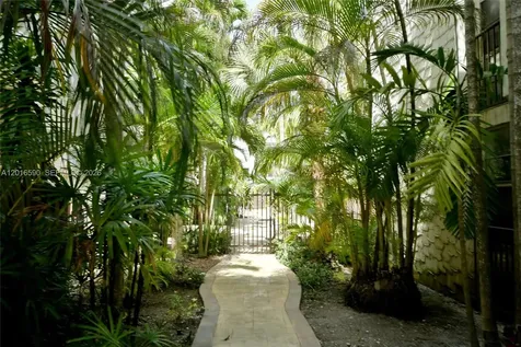 6884 N Kendall Drive Pinecrest FL 33156