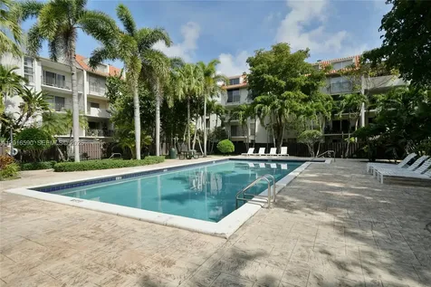 6884 N Kendall Drive Pinecrest FL 33156