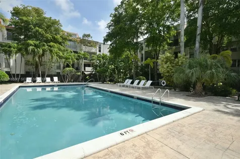 6884 N Kendall Drive Pinecrest FL 33156