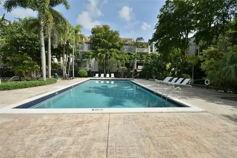6884 N Kendall Drive Pinecrest FL 33156