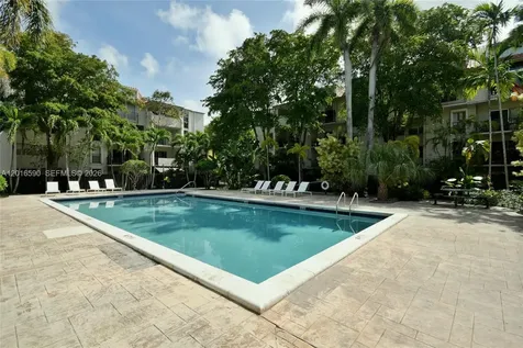 6884 N Kendall Drive Pinecrest FL 33156