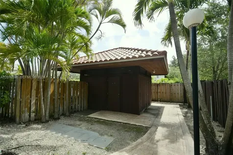 6884 N Kendall Drive Pinecrest FL 33156