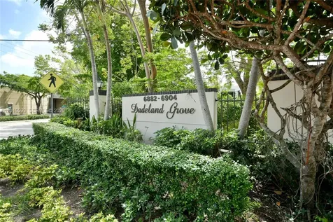 6884 N Kendall Drive Pinecrest FL 33156