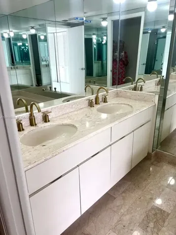 11113 Biscayne Boulevard Miami FL 33181