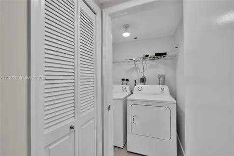 11113 Biscayne Boulevard Miami FL 33181