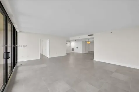 11113 Biscayne Boulevard Miami FL 33181