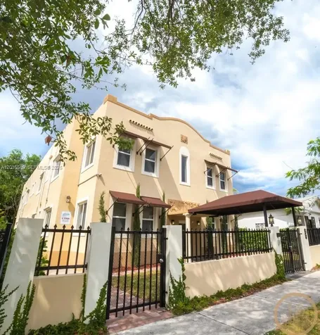 53 NE 49th Street Miami FL 33137