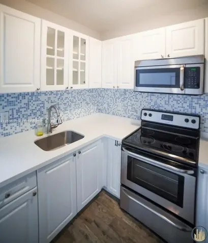 53 NE 49th Street Miami FL 33137