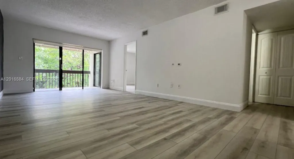 8885 Fontainebleau Boulevard Miami FL 33172