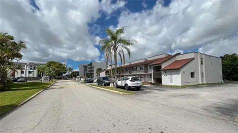 8885 Fontainebleau Boulevard Miami FL 33172