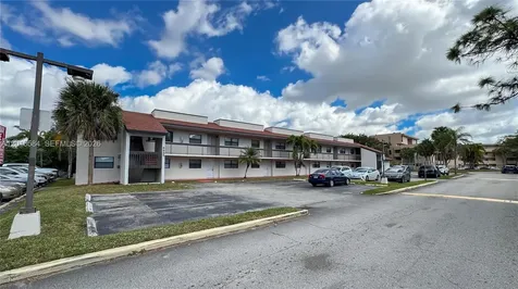 8885 Fontainebleau Boulevard Miami FL 33172