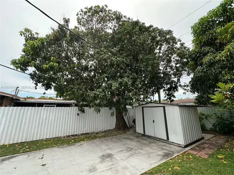 15640 SW 102nd Place Miami FL 33157