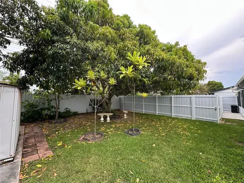 15640 SW 102nd Place Miami FL 33157